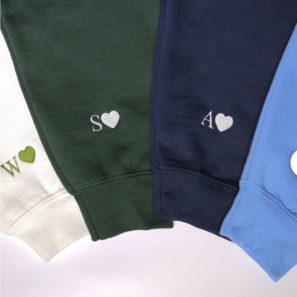 Green and White Pullover Hooded Sweaters with V-Neckline - Picture 3 of 10